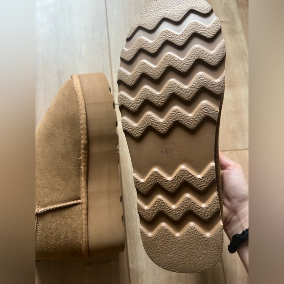 [NEW/UNWORN] CUSHIONAIRE Genuine Suede Platform Boot - Picture 7 of 9